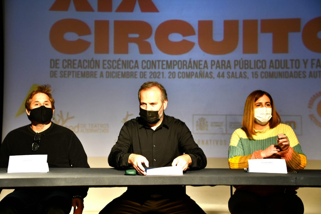 Rafa Cruz, Jacobo Pallarés y Susi Legidos en la presentación de la incorporación de sus salas, La Màquina y La Carreta a la Red de Teatros Alternativos.