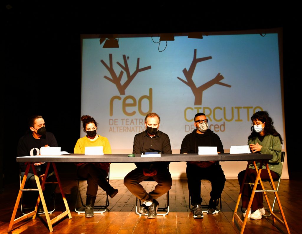 Pedro Giménez de Sala Off, Silvia Ariño de Teatro Círculo,Jacobo Pallarés codirector de la Sala Inestable, Raúl Lago de Carme Teatre y Mertxe Aguilar de Sala Ultramar.